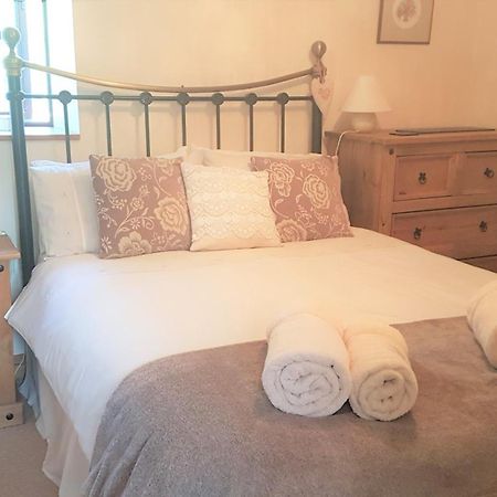 River Cottage@Cwm Mill - Riverside Family Holidays In The Black Mountains 헤리퍼드 외부 사진