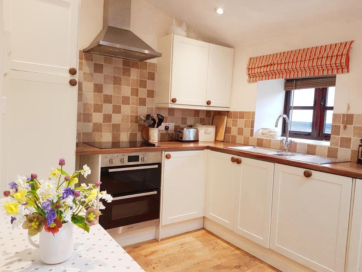River Cottage@Cwm Mill - Riverside Family Holidays In The Black Mountains 헤리퍼드 외부 사진