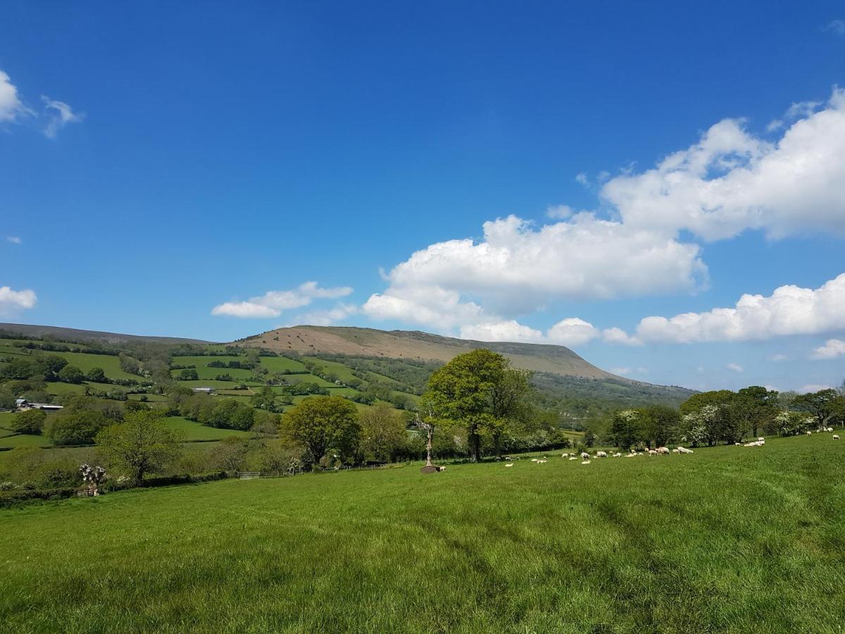 River Cottage@Cwm Mill - Riverside Family Holidays In The Black Mountains 헤리퍼드 외부 사진